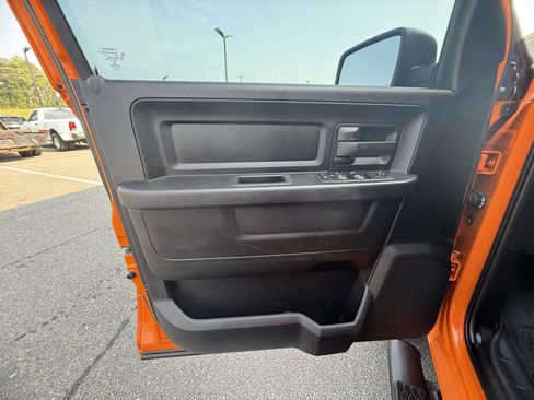 Used 2019 RAM 1500 Express w/ Express Value Package AWD/4WD image 17