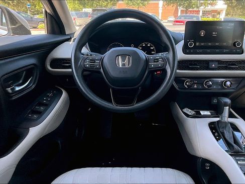 Certified 2024 Honda HR-V LX image 5