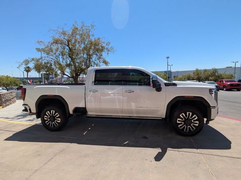 Certified 2024 GMC Sierra 2500 Denali Ultimate w/ Max Trailering Package AWD/4WD image 7