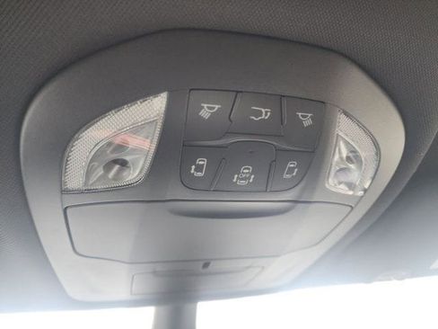 New 2026 Chrysler Pacifica Select image 9