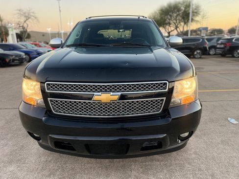 Used 2012 Chevrolet Avalanche LTZ image 2