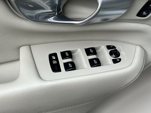 Certified 2024 Volvo XC90 B5 Plus AWD/4WD image 13