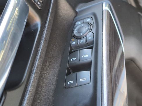 Used 2020 Chevrolet Silverado 2500 LTZ w/ LTZ Convenience Package image 16