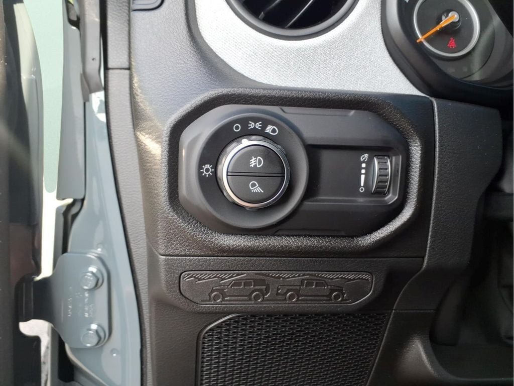 New 2026 Jeep Gladiator Sport AWD/4WD image 15