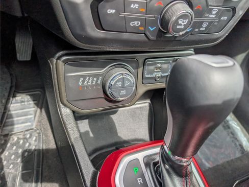 Used 2022 Jeep Renegade Trailhawk w/ Sun/Sound Group AWD/4WD image 25