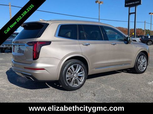 Used 2022 Cadillac XT6 Premium Luxury image 4