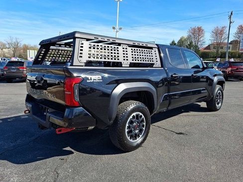 Used 2025 Toyota Tacoma TRD Off-Road w/ TRD Off Road Premium Package image 8