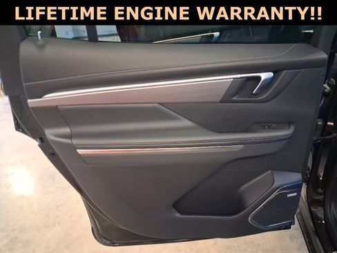 Used 2025 Buick Enclave Preferred image 22