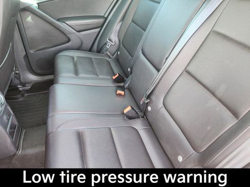 Used 2016 Volkswagen Tiguan SE image 10