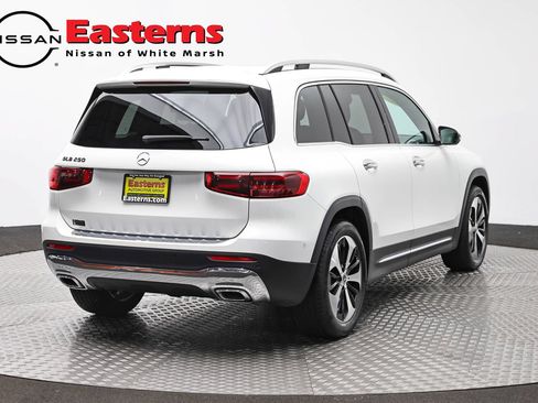Used 2025 Mercedes-Benz GLB 250 w/ Exclusive Package image 5
