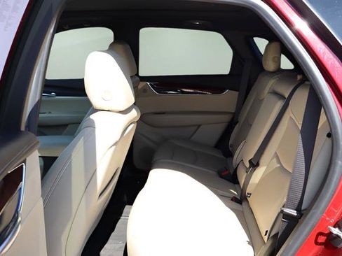 Used 2019 Cadillac XT5 Luxury FWD image 28
