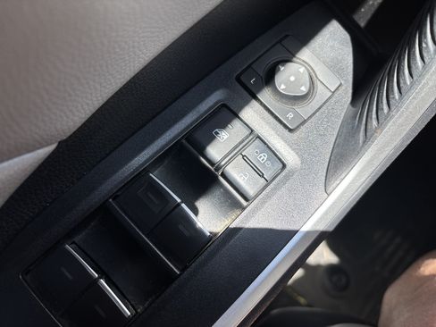 Used 2022 Toyota RAV4 XLE Premium AWD/4WD image 14