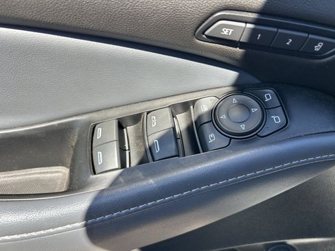 Used 2024 Buick Enclave Premium AWD/4WD image 30