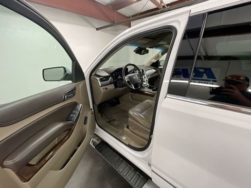 Used 2019 Chevrolet Tahoe LT w/ LT Signature Package image 10
