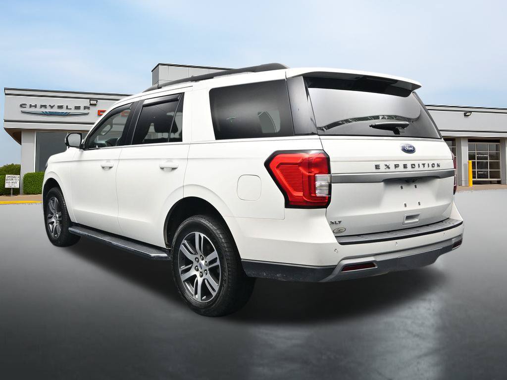 Used 2023 Ford Expedition XLT AWD/4WD image 3