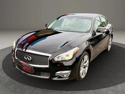 Used 2015 INFINITI Q70 3.7 w/ Deluxe Touring Package