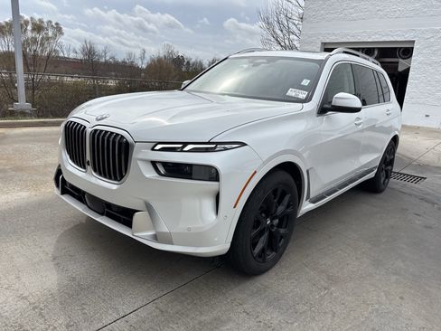 Used 2026 BMW X7 xDrive40i image 7