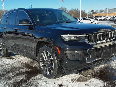 Used 2023 Jeep Grand Cherokee Overland w/ Advanced Protech Group III image 8