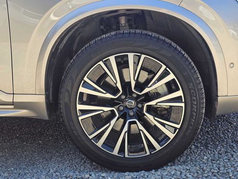 Certified 2025 Volvo XC90 T8 Plus w/ Protection Package Premier AWD/4WD image 9