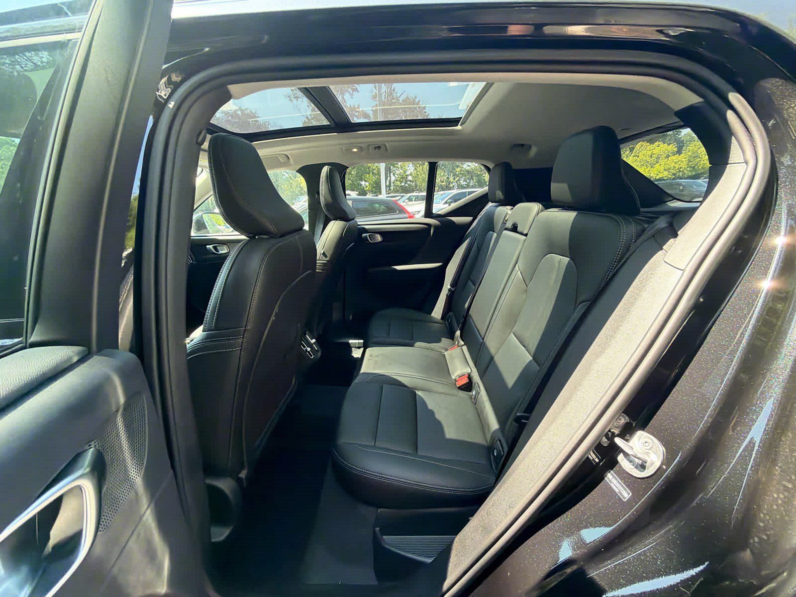 Certified 2026 Volvo XC40 B5 Plus AWD/4WD image 24