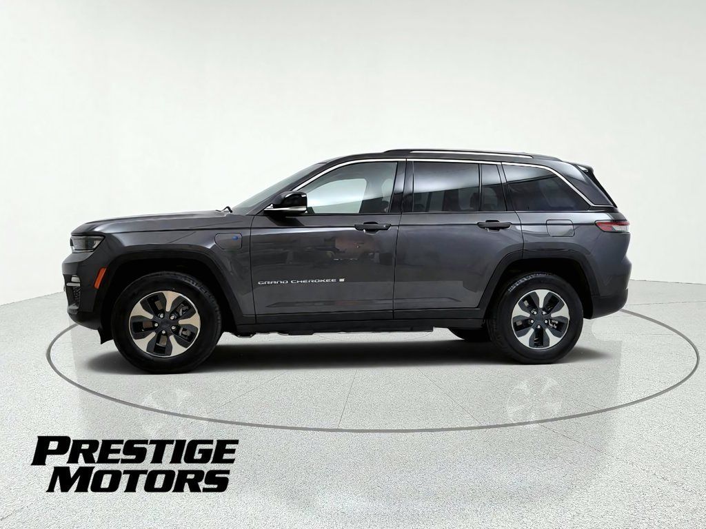 Used 2023 Jeep Grand Cherokee 4WD 4xe image 4