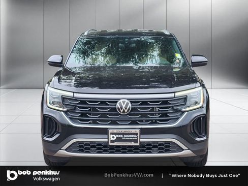Used 2024 Volkswagen Atlas Cross Sport SE AWD/4WD image 22