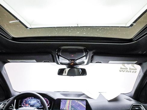 Certified 2022 BMW 330i Sedan w/ Premium Package 2 image 17