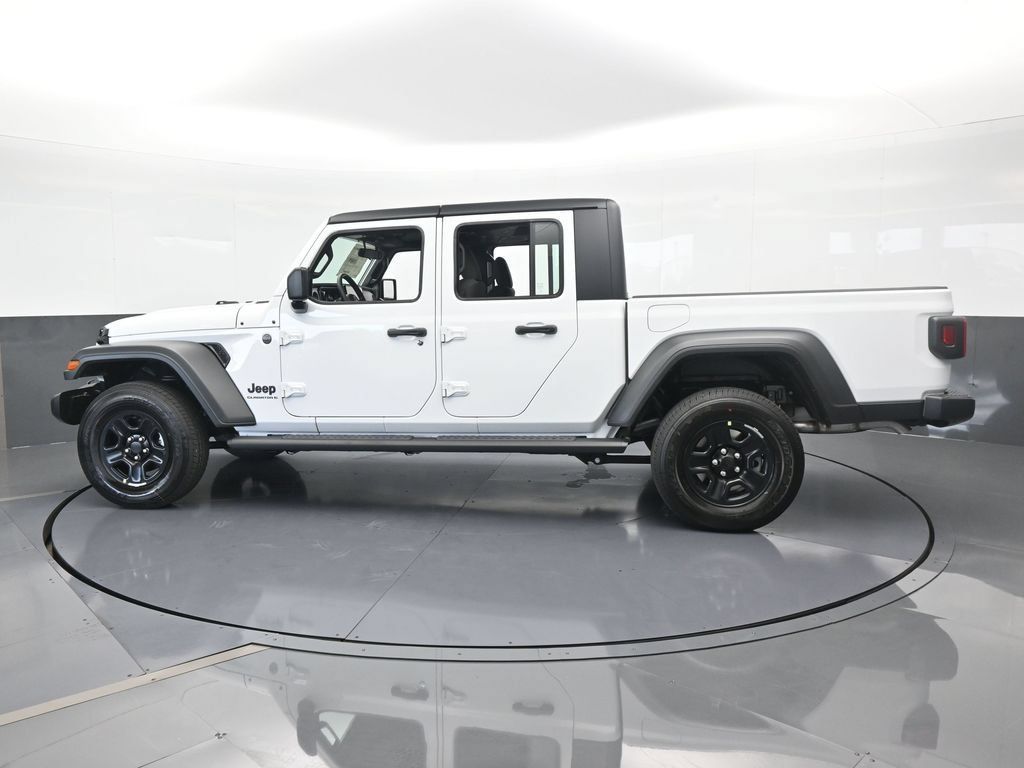 Used 2025 Jeep Gladiator Sport AWD/4WD image 3