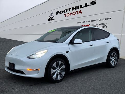 Used 2021 Tesla Model Y Long Range image 3