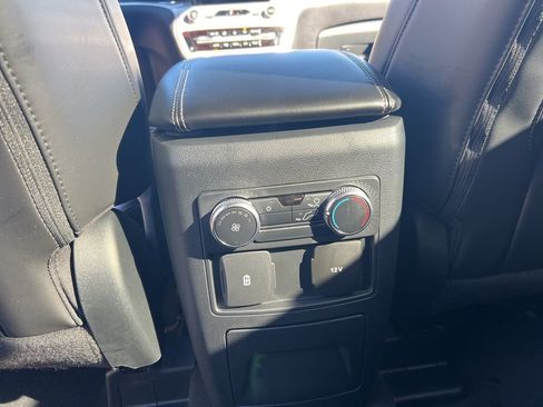 Used 2022 Ford Explorer XLT w/ Equipment Group 202A image 26