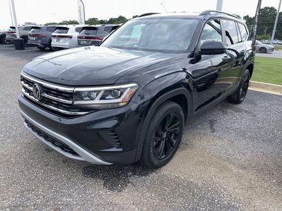 Used 2023 Volkswagen Atlas SE w/ Black Wheel Package