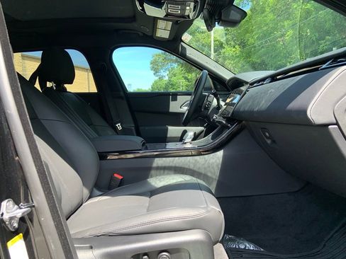 Certified 2025 Land Rover Range Rover Velar Dynamic SE image 17