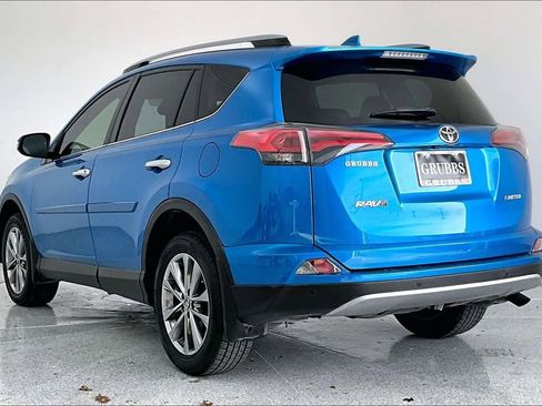 Used 2017 Toyota RAV4 Limited image 2