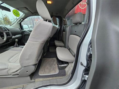 Used 2012 Nissan Frontier S w/ S Preferred Pkg image 11