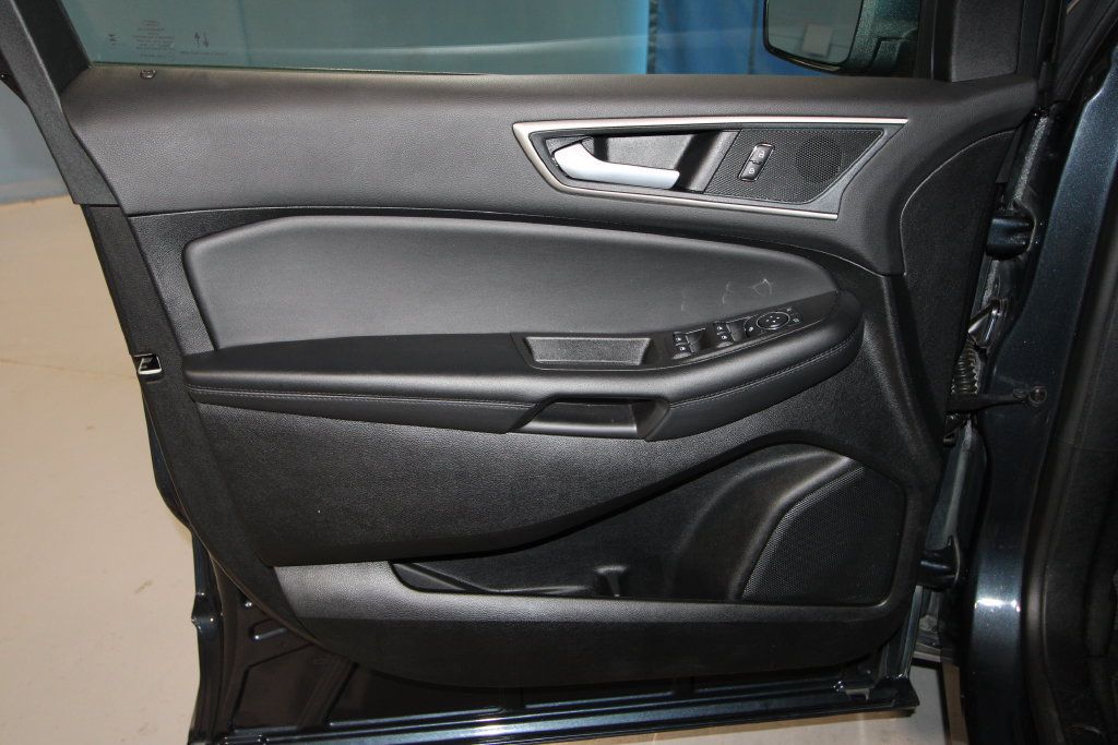 Used 2024 Ford Edge SEL w/ Convenience Package AWD/4WD image 5