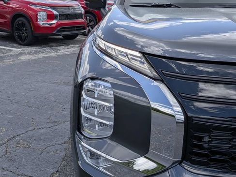 New 2026 Mitsubishi Outlander LE FWD image 9