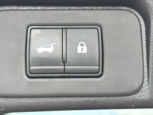 Used 2023 Nissan Rogue SL w/ SL Premium Package FWD image 19