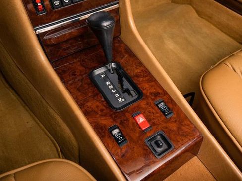 Used 1988 Mercedes-Benz 560 SL image 16