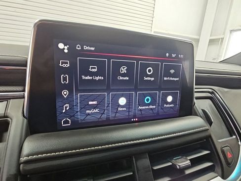 Used 2022 GMC Yukon SLT w/ SLT Premium Package AWD/4WD image 19