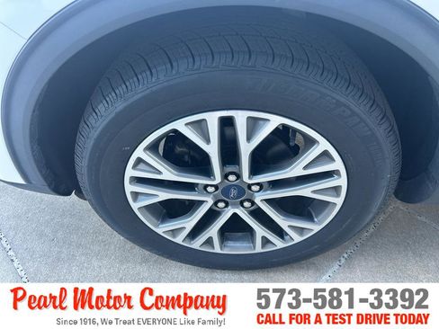 Used 2021 Ford Escape SEL image 8