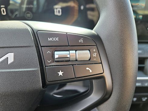 Used 2025 Kia K4 LXS image 24