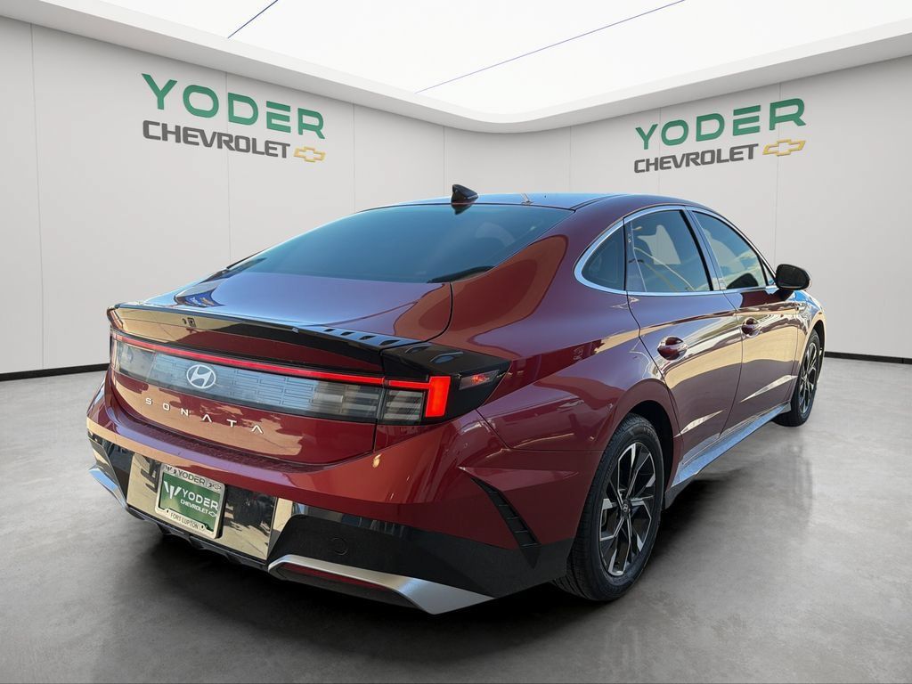 Used 2025 Hyundai Sonata SEL FWD image 6