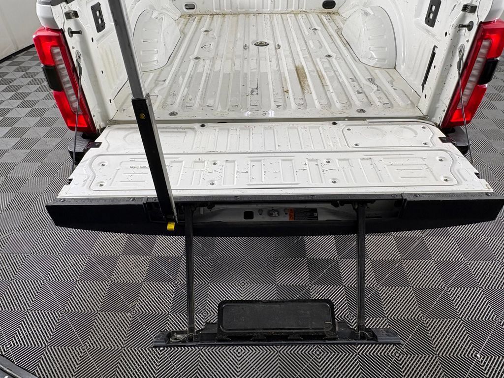 Certified 2025 Ford F250 King Ranch AWD/4WD image 57