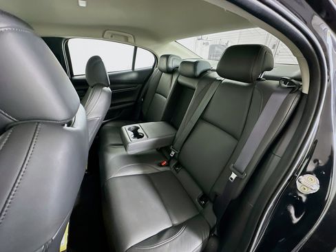 Used 2024 MAZDA MAZDA3 s image 26