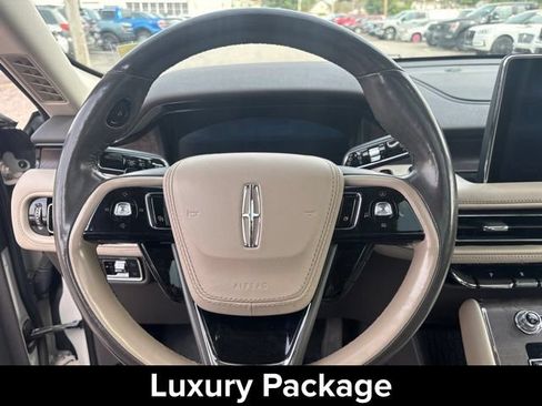 Used 2023 Lincoln Aviator Reserve w/ Equipment Group 201A AWD/4WD image 17