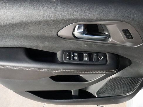 New 2026 Chrysler Pacifica Select FWD image 15