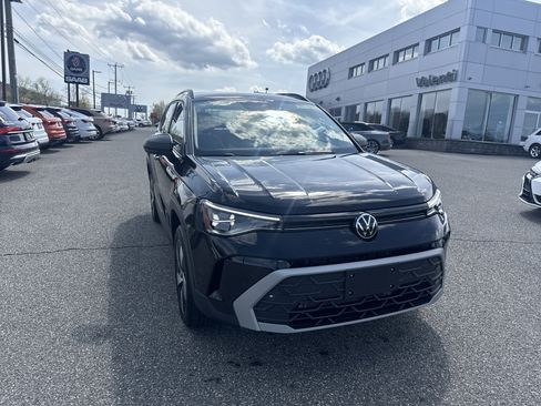 Certified 2025 Volkswagen Taos S AWD/4WD image 1