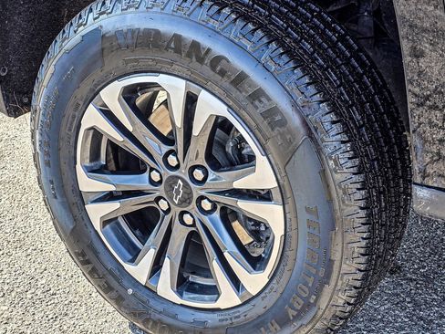 Used 2022 Chevrolet Colorado Z71 image 12