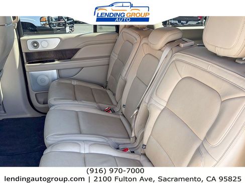 Used 2018 Lincoln Navigator L Reserve w/ Technology Package AWD/4WD image 17