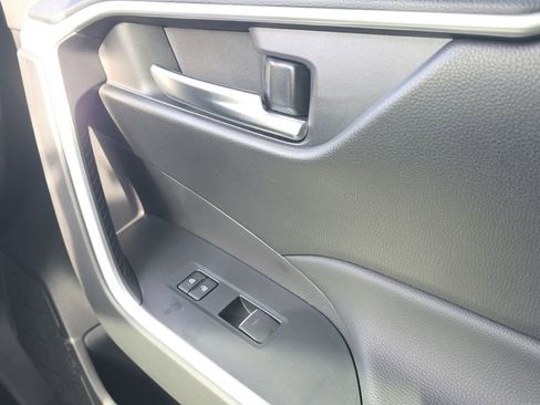 Used 2025 Toyota RAV4 XLE w/ Convenience Package FWD image 12